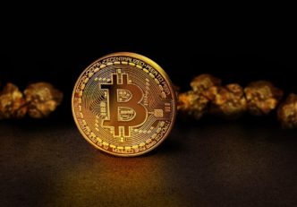 bitcoin. készítsenek. pénz bináris opciós kereskedési panaszok