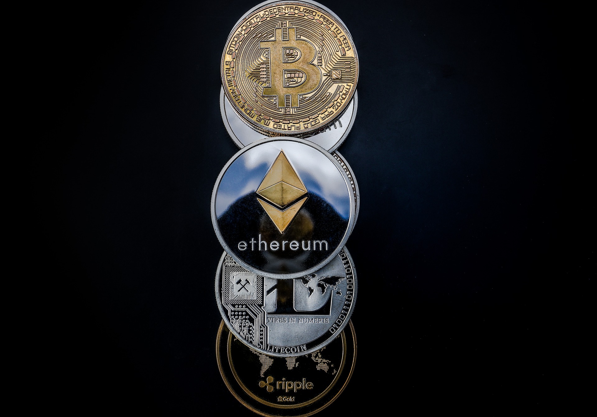 investește 10 000 în cripto investiți în bitcoin prin paypal
