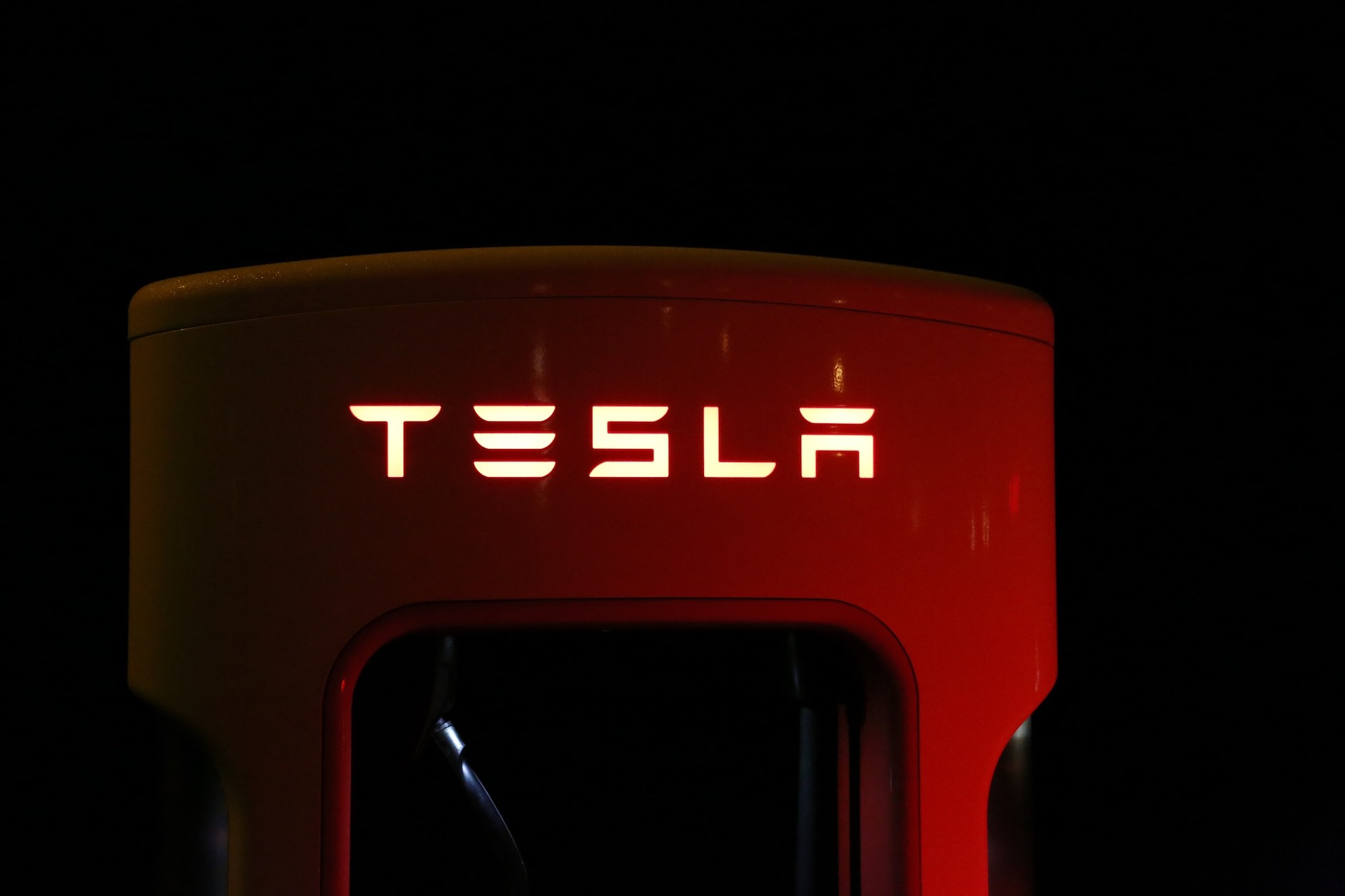 A Binance tokenizálja a Tesla részvényeket - Valódi részvény fedezet minden TSLA token mögött