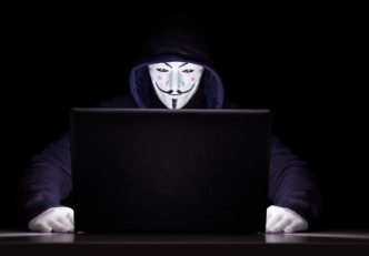 Echipa de hackeri "Anonymous" l-a amenințat pe Elon Musk din cauza tweet-urilor sale Az "Anonymous" hacker csapat megfenyegette Elon Musk-ot a tweetjei miatt
