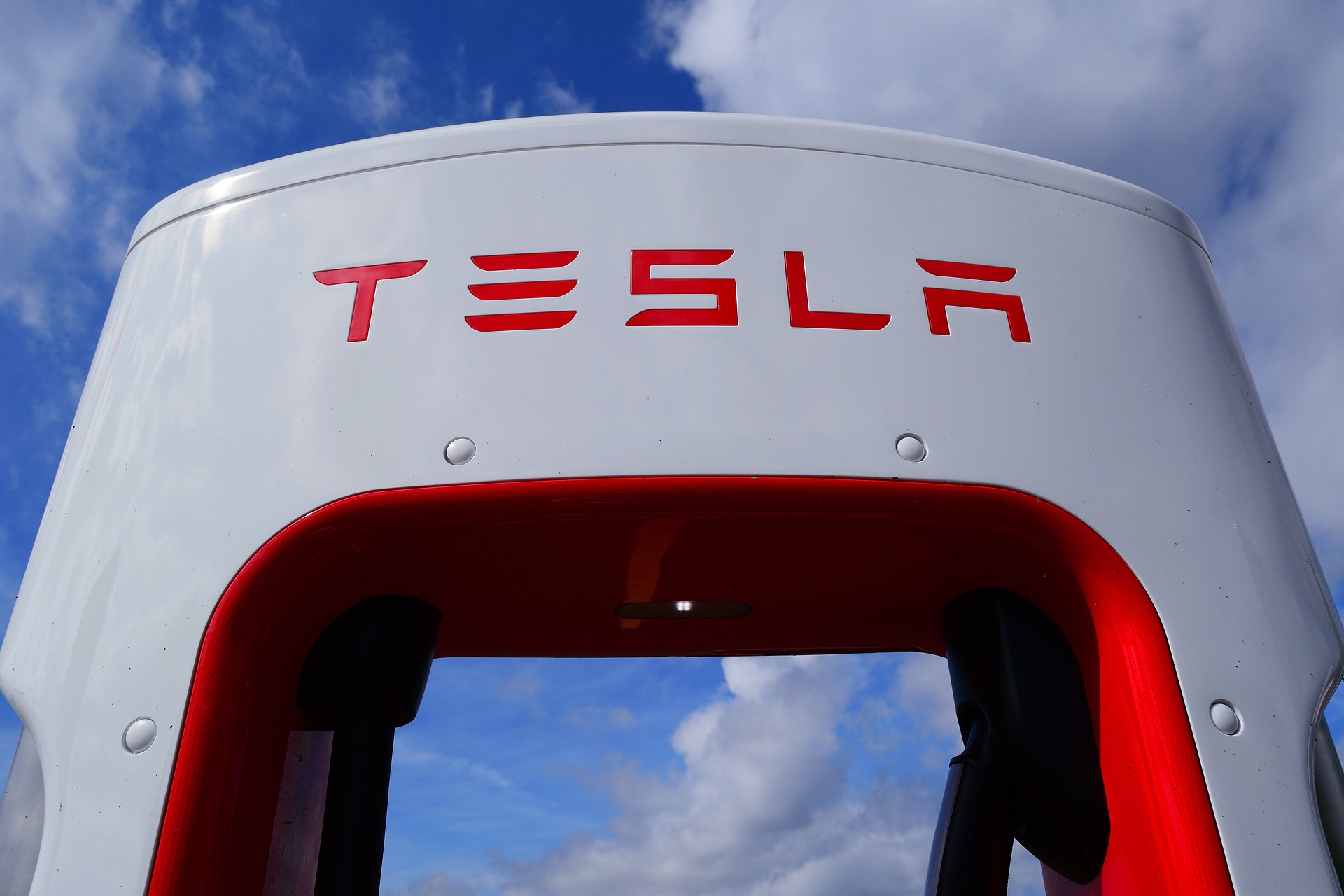 a tesla ismet elfogadja a bitcoint