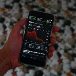 Bezuhant a kriptopiac. 2 éves mélyponton a Bintcoin árfolyam. Visszalépett a Binance CEO-ja